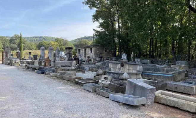 Décorations en pierres anciennes, Grasse, Saluzzo et Fils